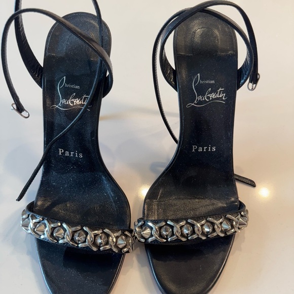 CHRISTIAN LOUBOUTIN
Nappa Spike Loubigirl Chain
100 Sandals 38.5 - Picture 1 of 13
